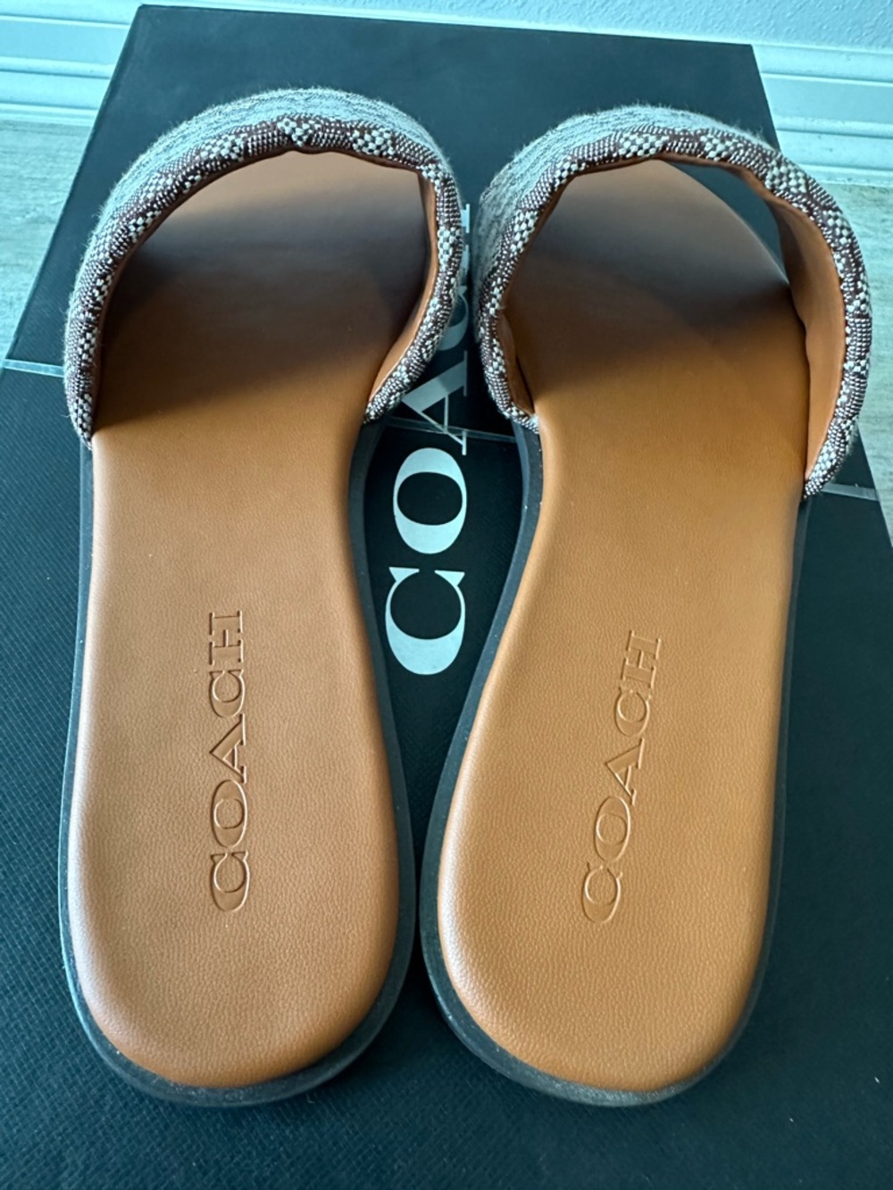 Authentic Coach Holly Signature Sandals 👡 - Picture 5 of 9